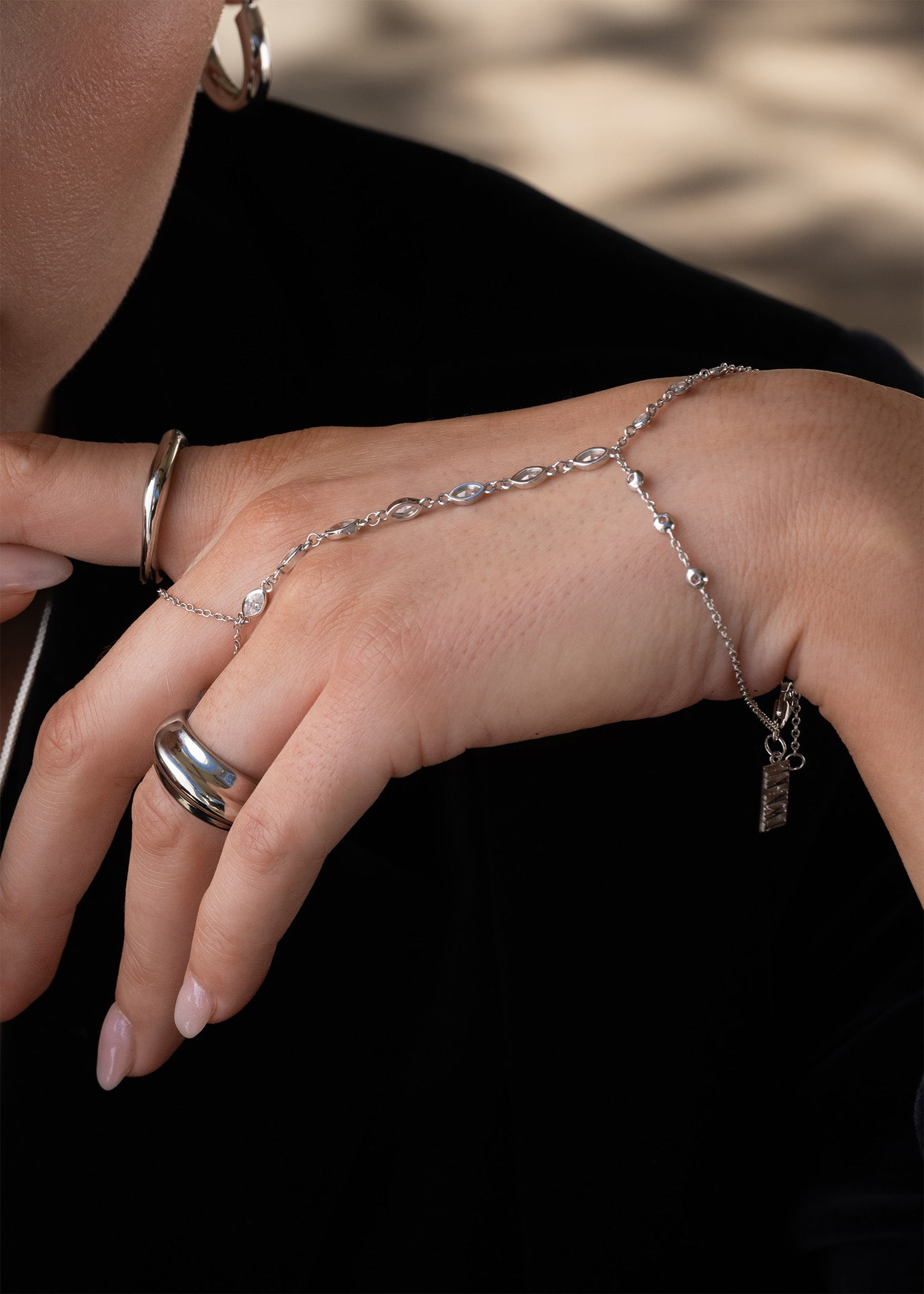 Electra Hand Chain